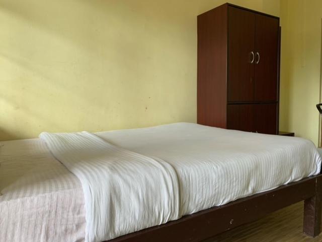 Sweet Home Guest House Shillong Bagian luar foto
